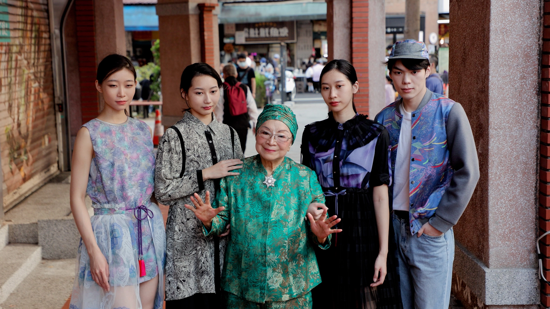 ｜Taipei Tsai Hsueh-Ni Charity Foundation x Taipei Dadaocheng Creative District Development Association ｜Taipei Dadaocheng Autumn Harvest Festival – Invited to the Cheongsam Transformation Fashion Show