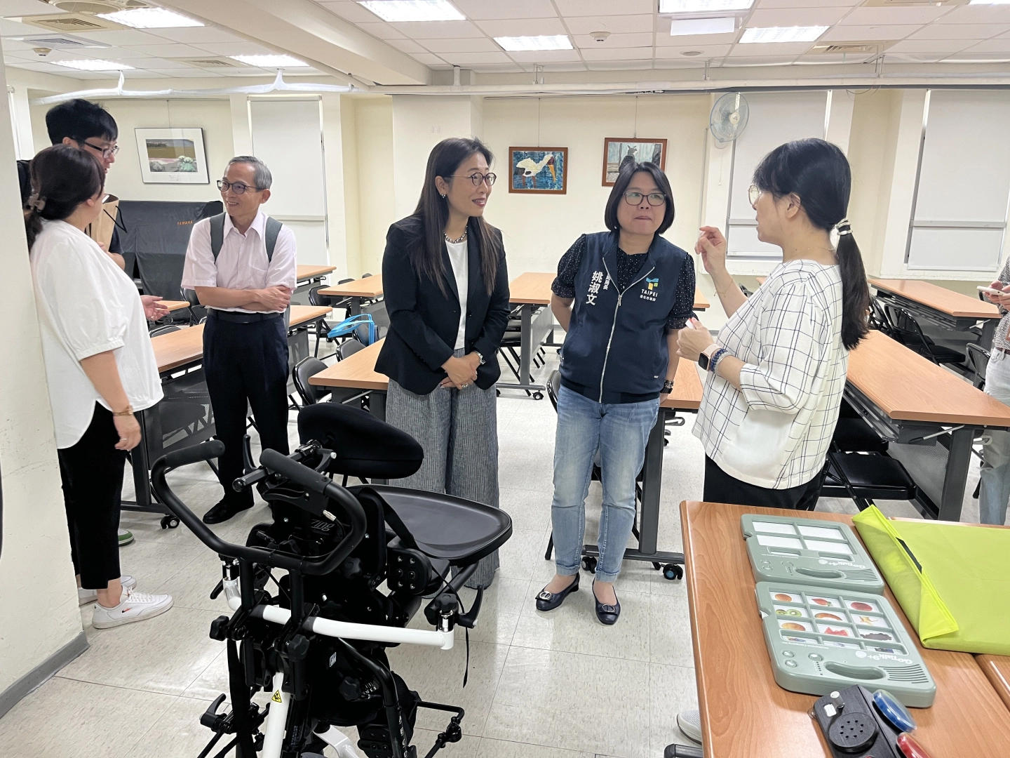 捐贈台北市社會局全新輔具儀式